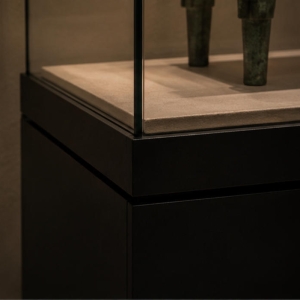 Tall Vertical Pedestal Bronze Artifact Display Case | Museum Showcase 5 Black pedestal, glass enclosure and interior lining material details