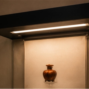Multi-Tier Pedestal Artifact Display Cabinet | Museum Showcase 4 Integrated lighting effect and artifact display arrangement 2
