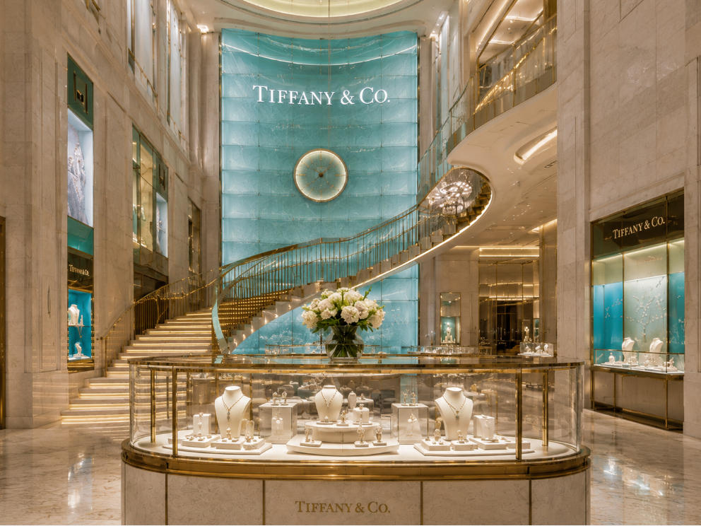 Low-Reflection High-Jewelry Cabinets | Tiffany & Co. Fifth Avenue Flagship