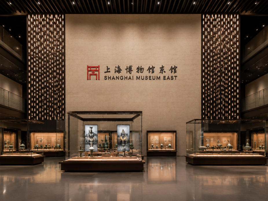 Oriental Artifact Display Cabinets | Shanghai Museum East