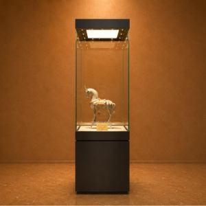 Square Base Terracotta Vitrine | Block Base Heritage Tower Single Sculpture Museum Plinth – Sunzen Display 2 Square Base Terracotta Vitrine | Block Base Heritage Tower Single Sculpture Museum Plinth – Sunzen Display