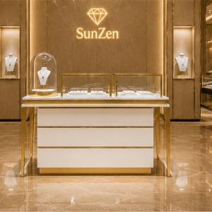 Real Installation Effect of White Glass Jewelry Counter in Modern Luxury Jewelry Boutique