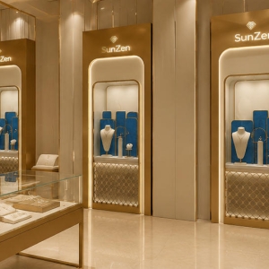 Luxury Store Gold Jewelry Tower Installed