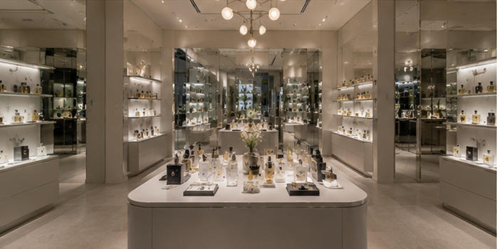 Mini art fragrance island for central tasting area