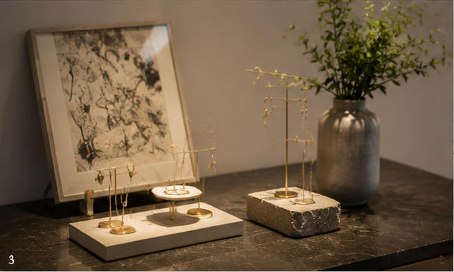 Selective collection display units for edited fine jewelry