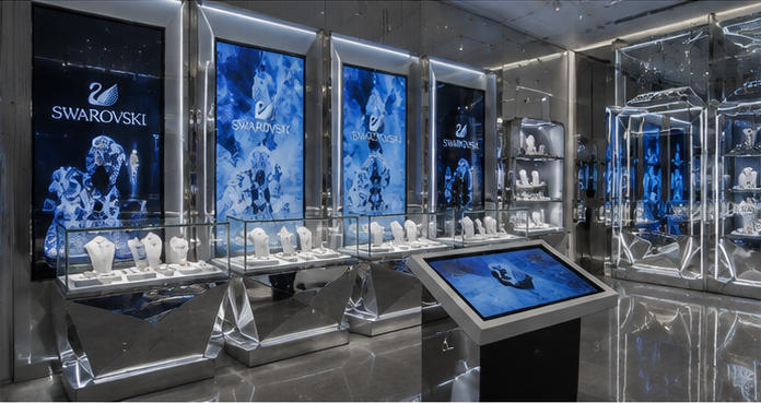 Art display cabinet matching interactive digital screen zone